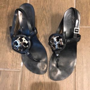 Authentic tory burch sandal with kitten heel